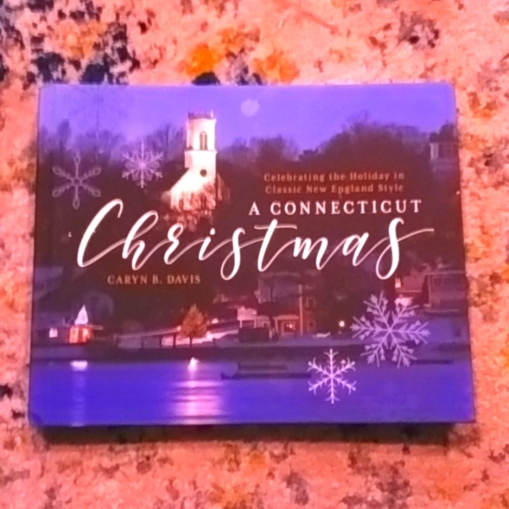 NWT Connecticut Christmas Hardcover Book